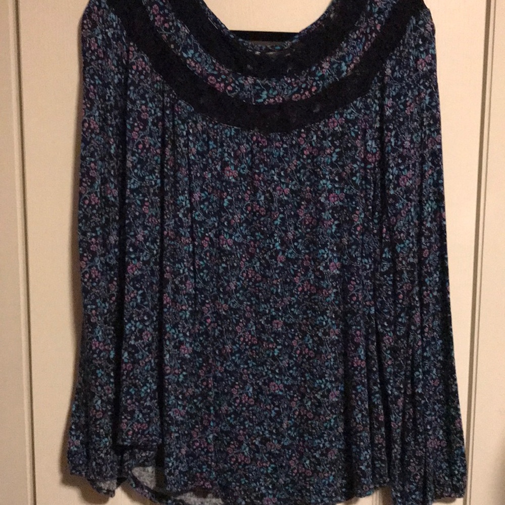Faded Glory Navy flowered blouse